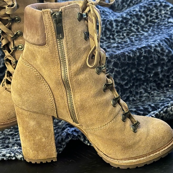 Women’s “workbook” style heels !  Worn just a few times , great condition. - Picture 3 of 4